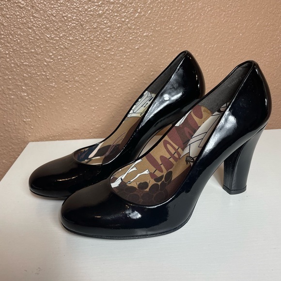 Stuart Weitzman Heels | Patent Leather Black Round Toe Pumps - Picture 2 of 14